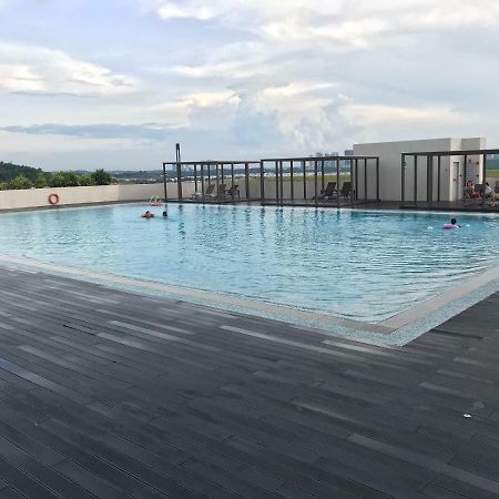 Js Homestay@Iskandar Puteri, Nusajaya ヌサジャヤ エクステリア 写真