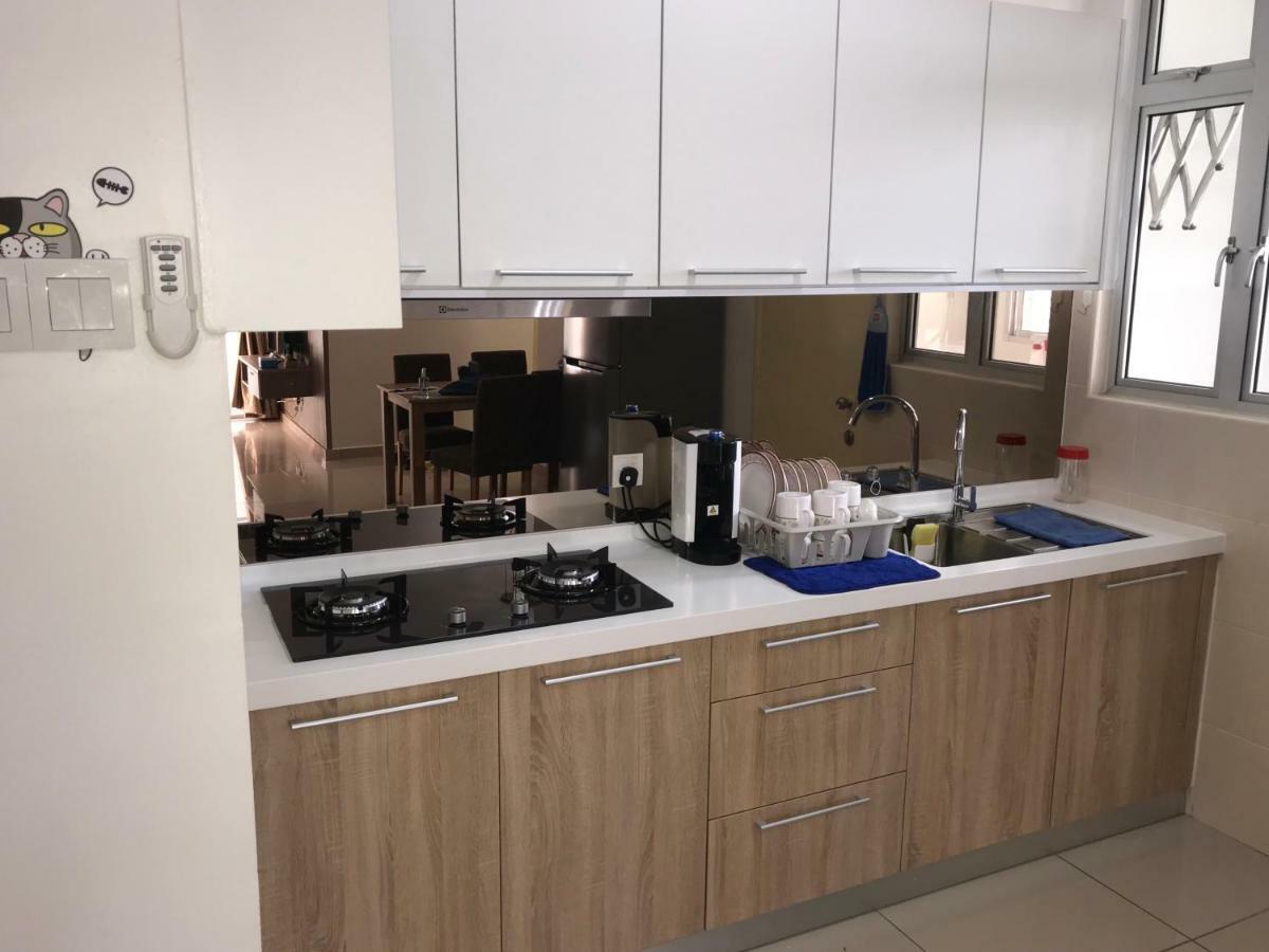 Js Homestay@Iskandar Puteri, Nusajaya ヌサジャヤ エクステリア 写真