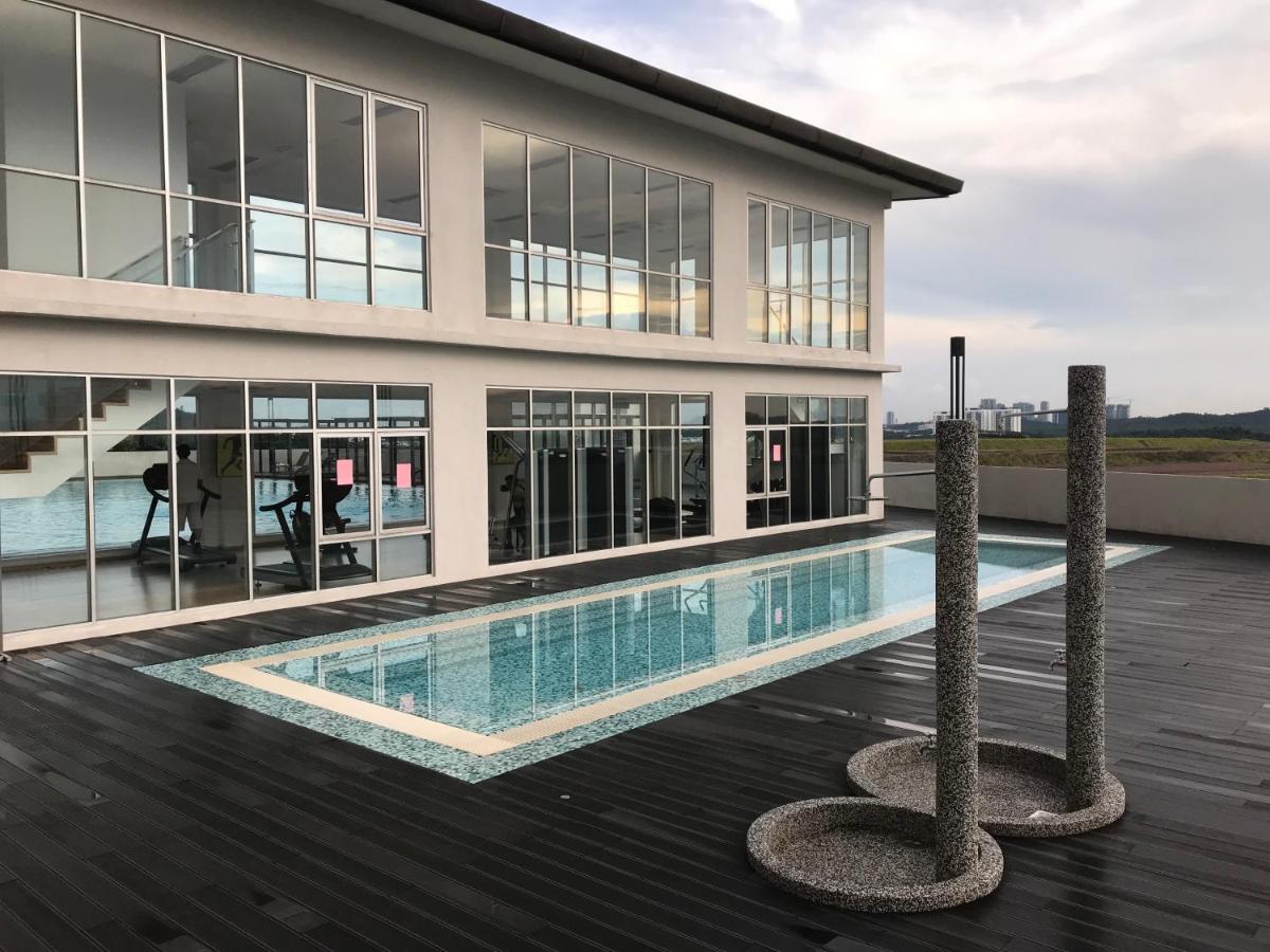 Js Homestay@Iskandar Puteri, Nusajaya ヌサジャヤ エクステリア 写真